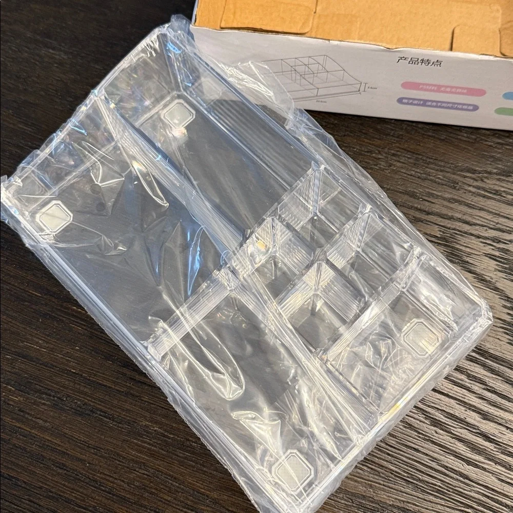 Makeup organizer in clear premium acrylic